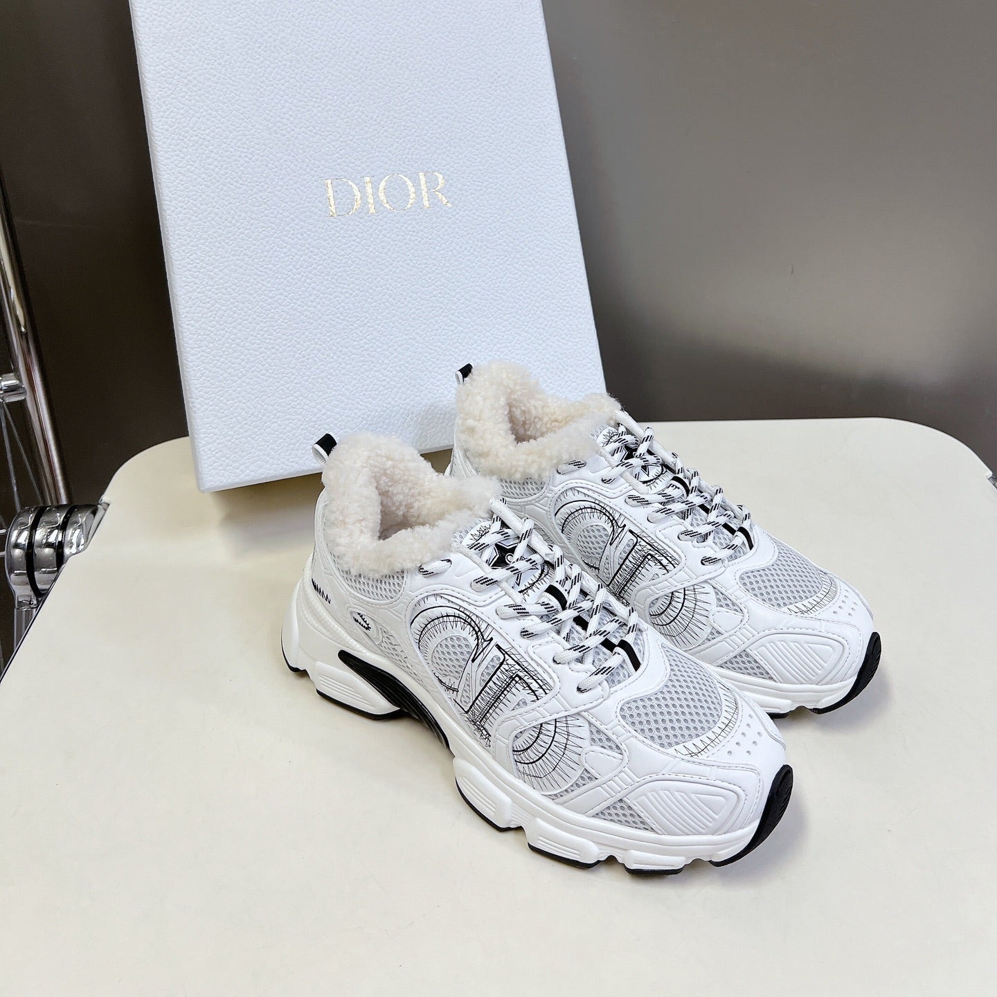 DIOR CHRONO SNEAKER 25S IN WHITE LAMBSKIN AND MESH FABRIC - 35