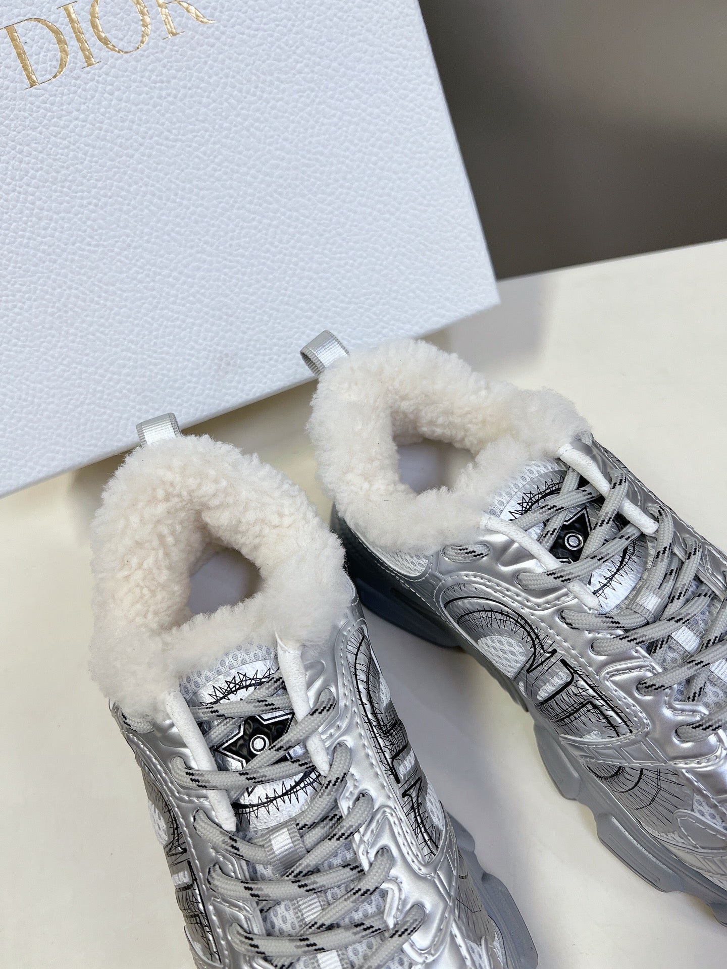DIOR CHRONO SNEAKER 25S IN SILVER LAMBSKIN AND MESH FABRIC - 35