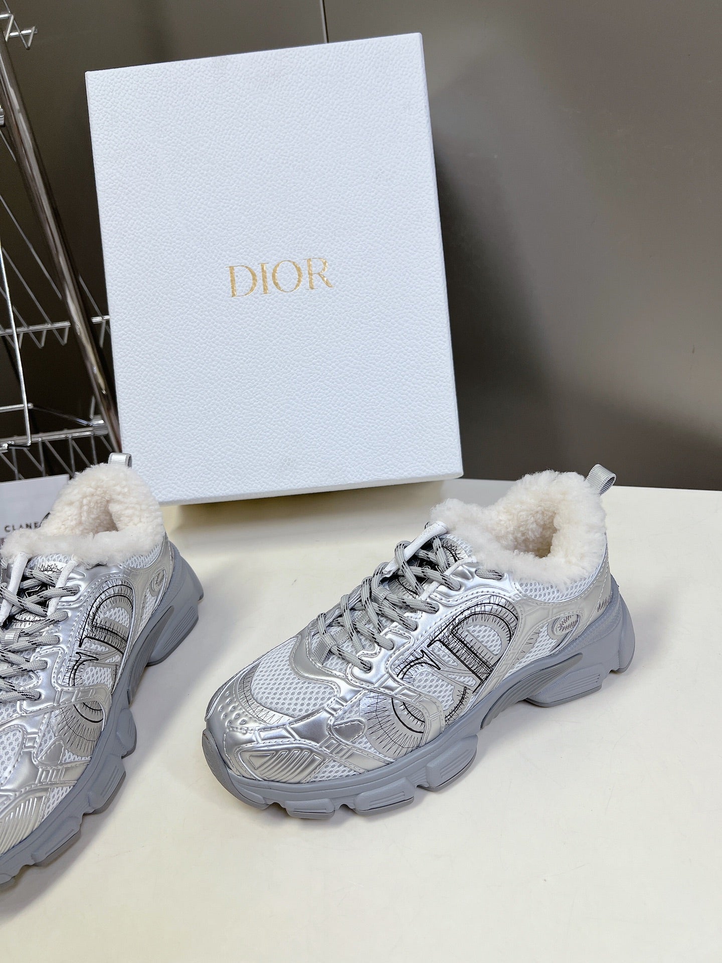 DIOR CHRONO SNEAKER 25S IN SILVER LAMBSKIN AND MESH FABRIC - 35