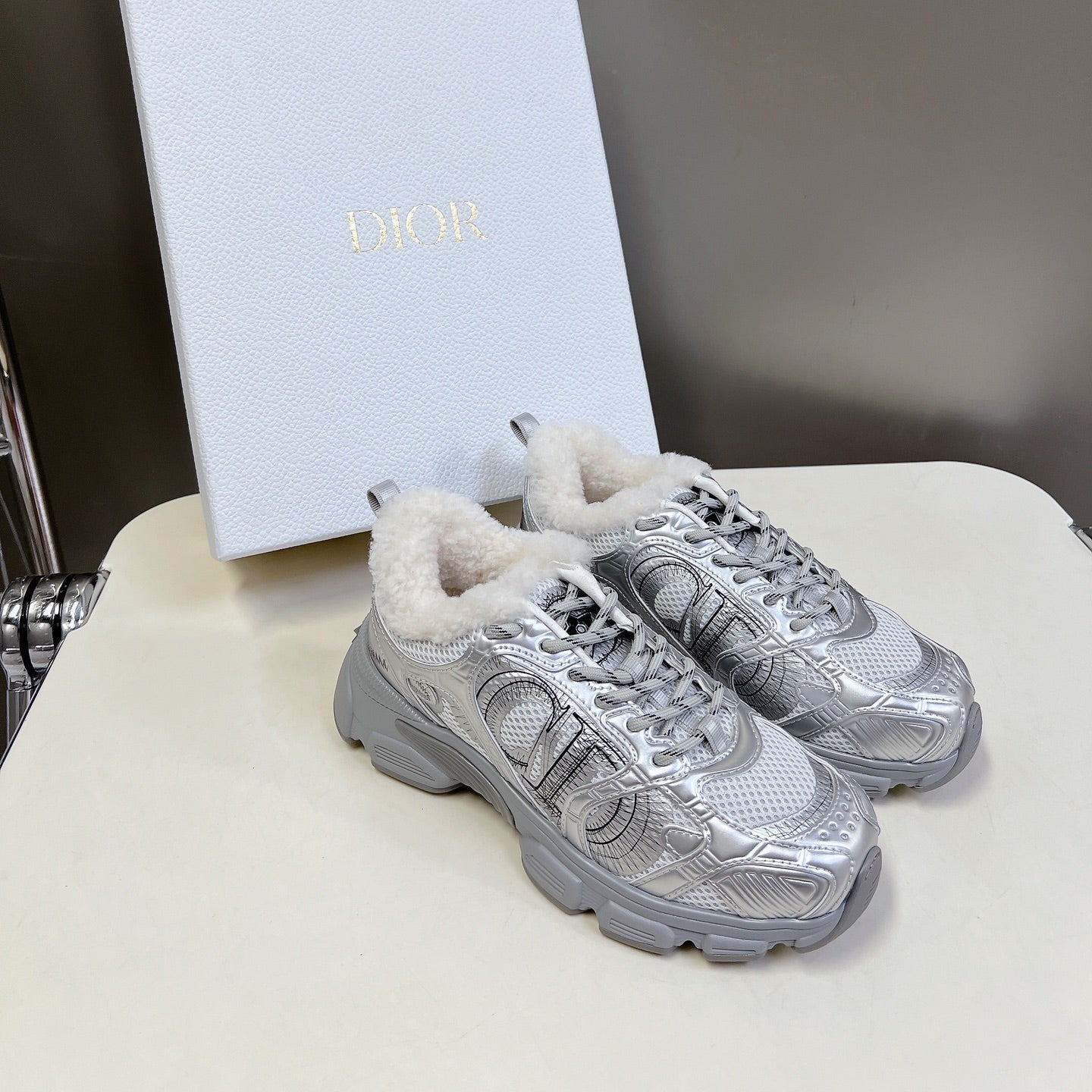 DIOR CHRONO SNEAKER 25S IN SILVER LAMBSKIN AND MESH FABRIC - 35