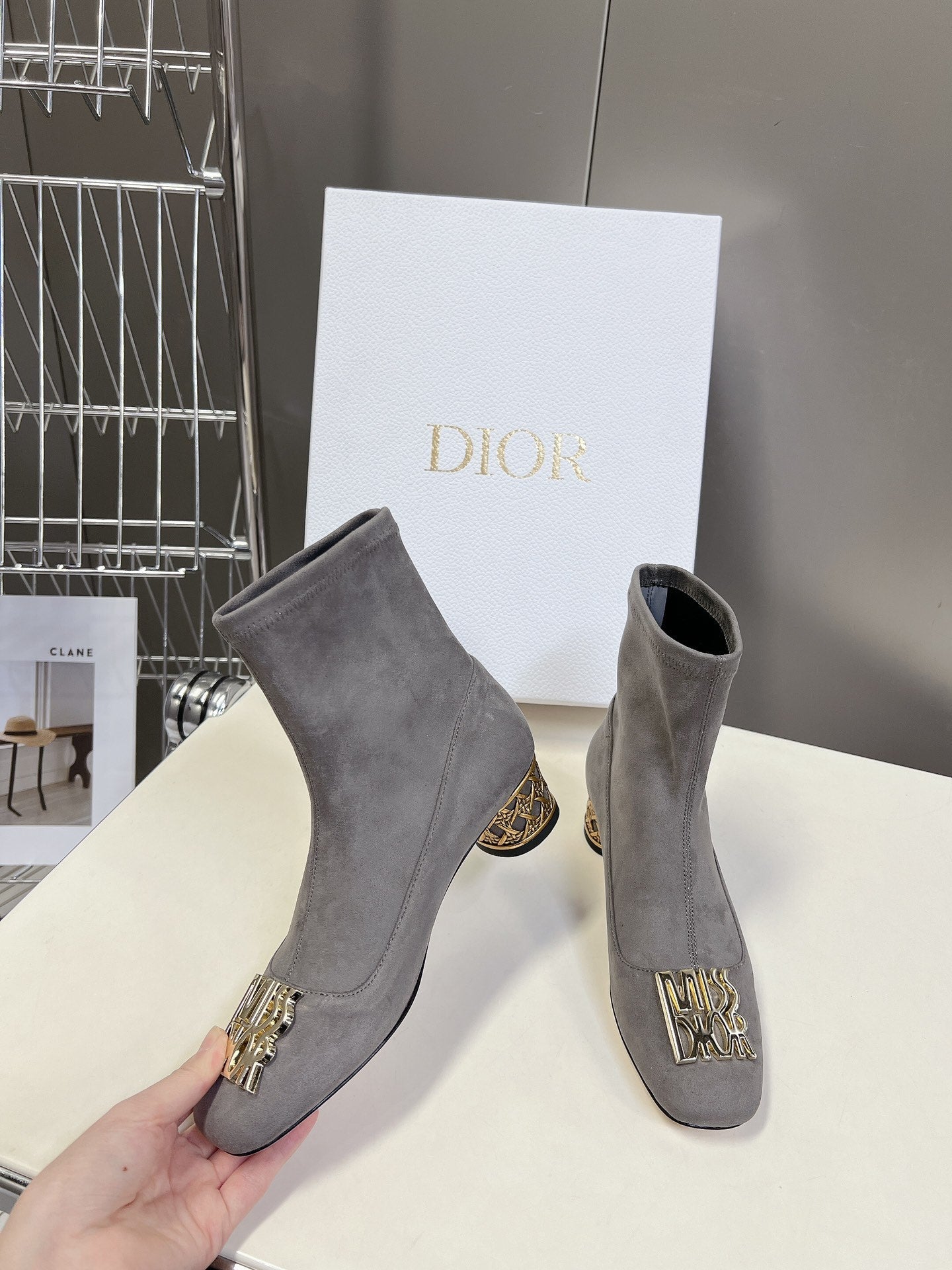 ICON HEELED ANKLE BOOT DOVE GRAY SUEDE 4 CM WITH GOLD LOGO - 34