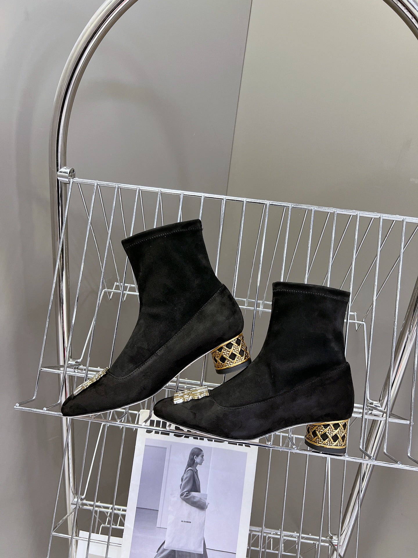 ICON HEELED ANKLE BOOT BLACK SUEDE 4 CM WITH GOLD LOGO - 34