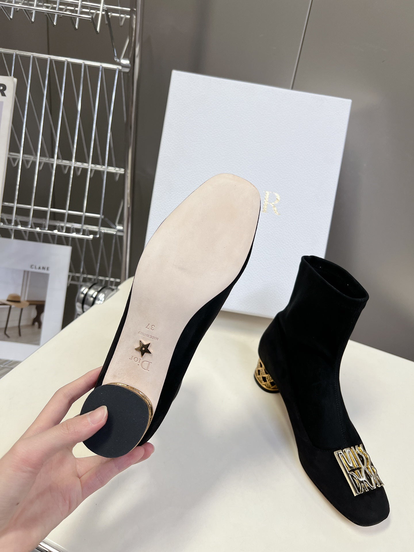 ICON HEELED ANKLE BOOT BLACK SUEDE 4 CM WITH GOLD LOGO - 34