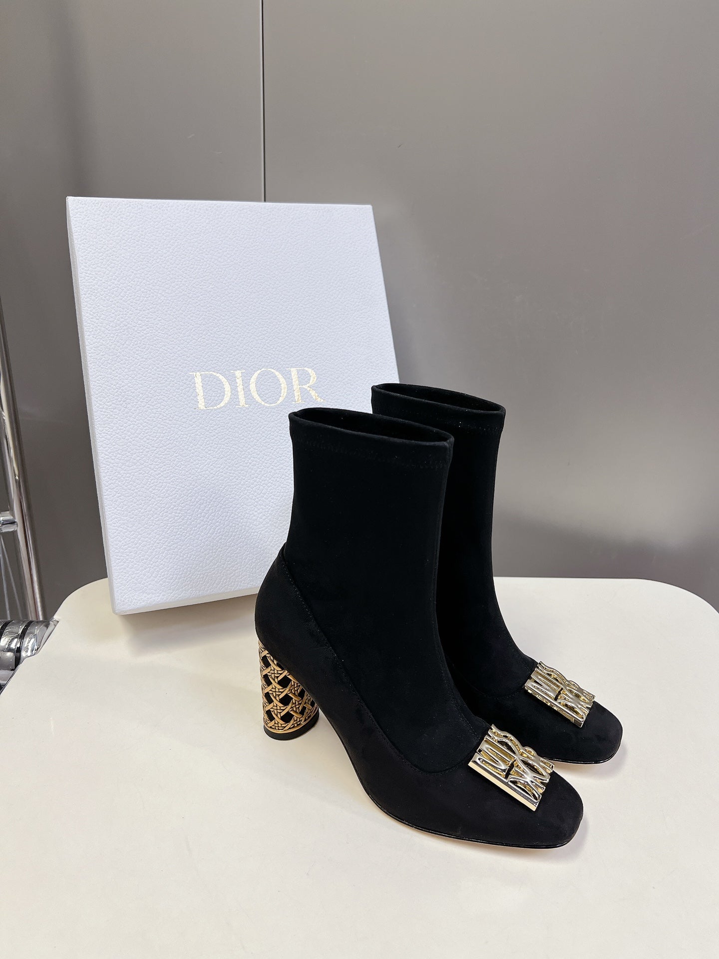 ICON HEELED ANKLE BOOT BLACK SUEDE 8 CM WITH GOLD LOGO - 34