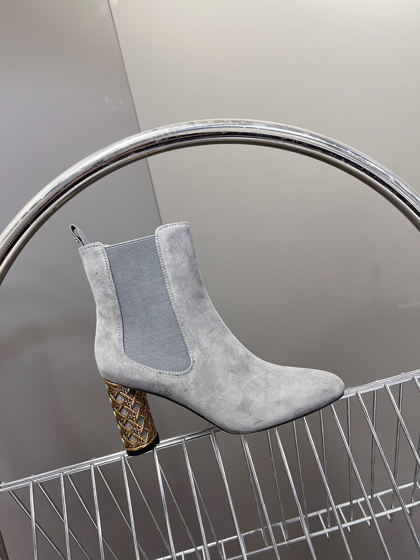 ICON HEELED ANKLE BOOT COOL GRAY SUEDE 8 CM - 34