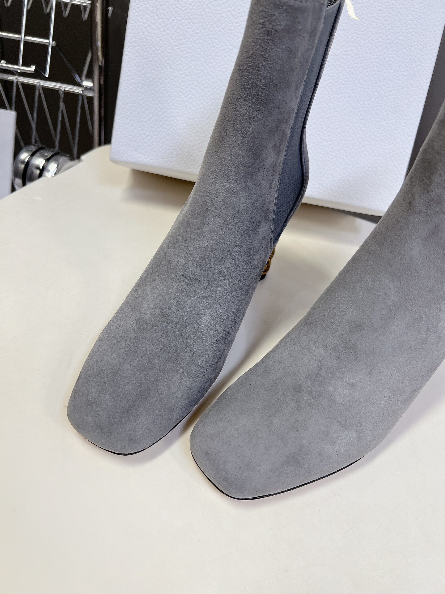 ICON HEELED ANKLE BOOT COOL GRAY SUEDE 8 CM - 34