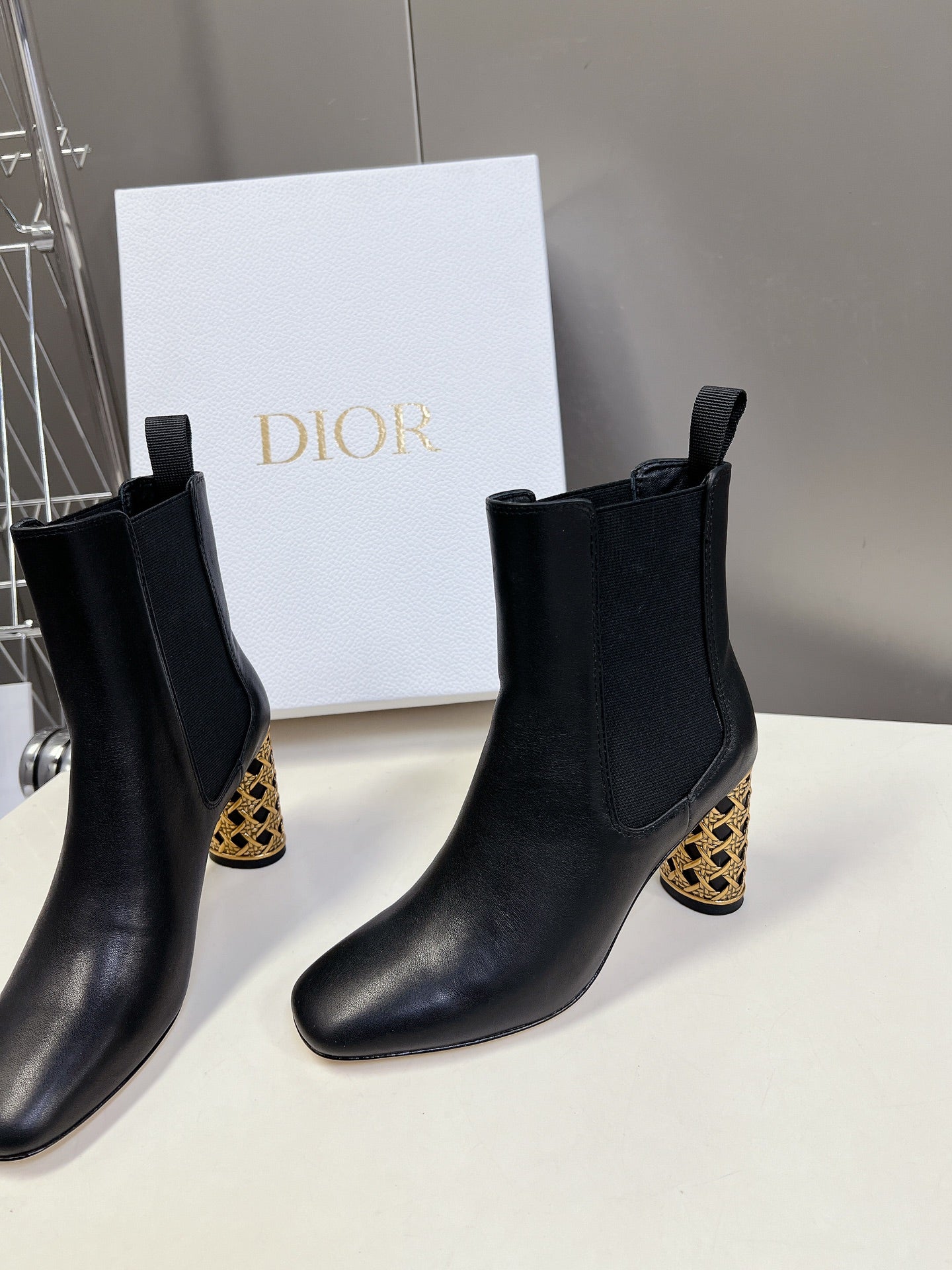 ICON HEELED ANKLE BOOT BLACK CALFSKIN 8 CM - 34