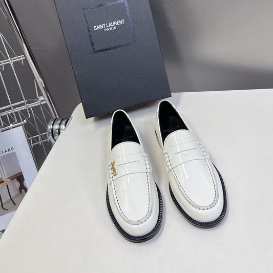 YSL 25S SAINT LAURENT LOAFERS IN WHITE PATENT CALFSKIN - 35