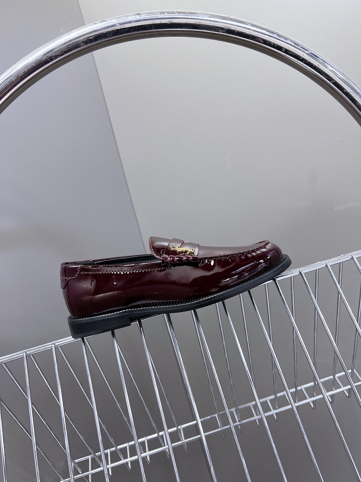 YSL 25S SAINT LAURENT LOAFERS IN BLACK CHERRY PATENT CALFSKIN - 35