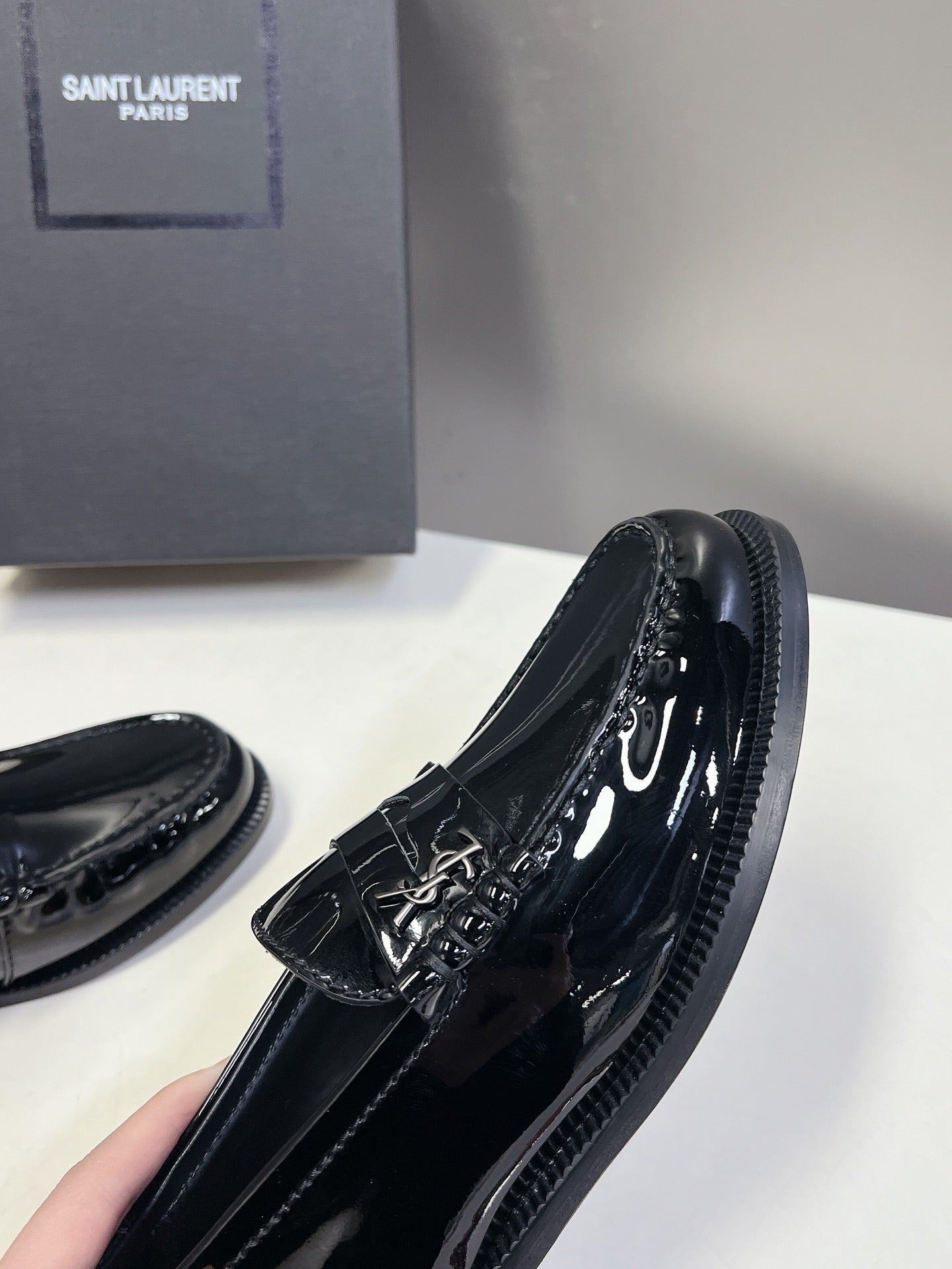 YSL 25S SAINT LAURENT LOAFERS IN BLACK PATENT CALFSKIN - 35
