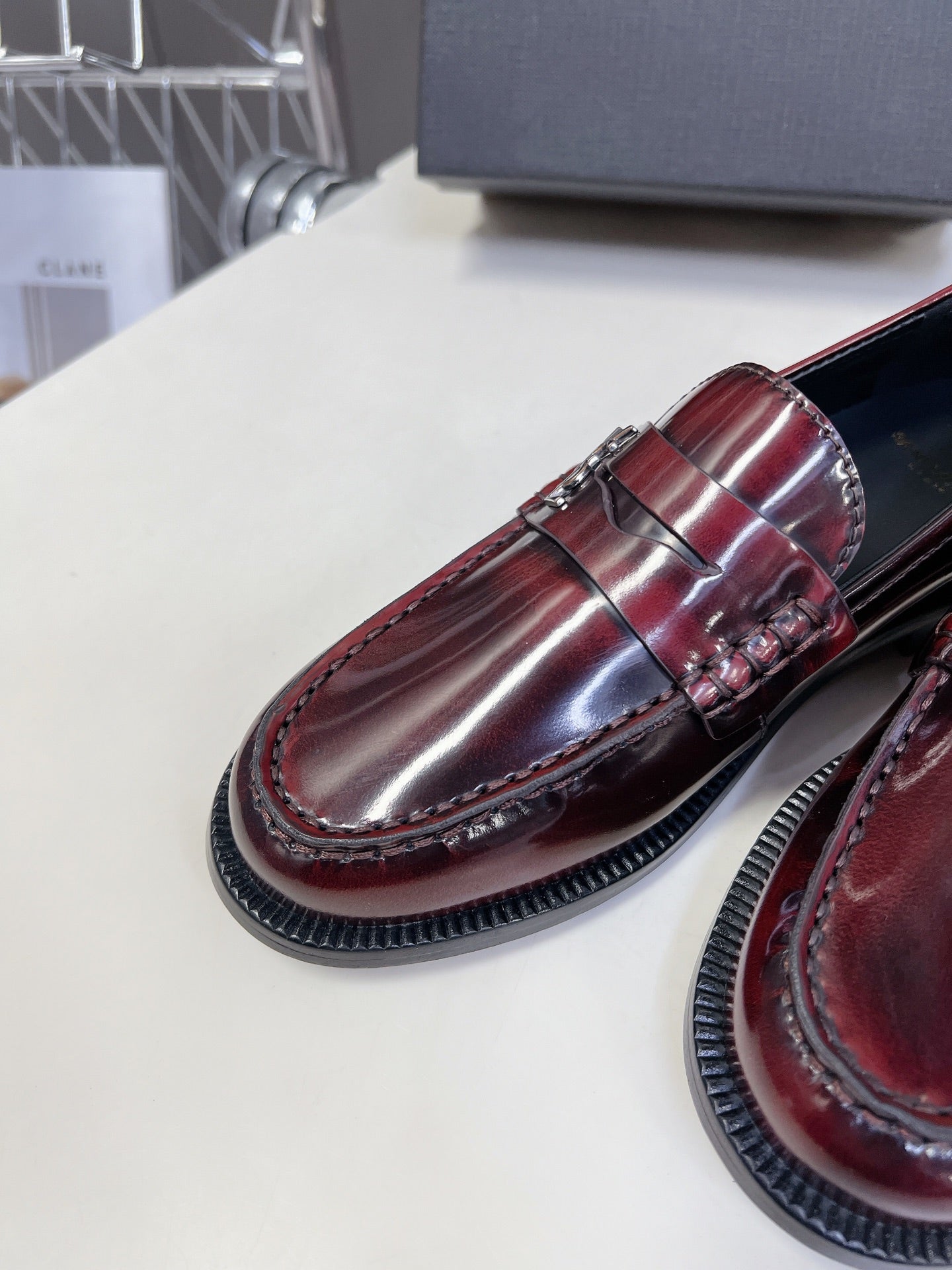 YSL 25S SAINT LAURENT LOAFERS IN TORTOISESHELL CRIMSON GLOSSY CALFSKIN - 35