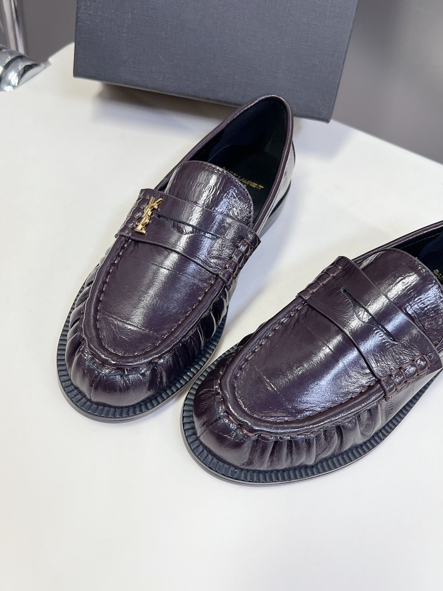 YSL 25S SAINT LAURENT LOAFERS IN DUSTY PLUM CALFSKIN - 35