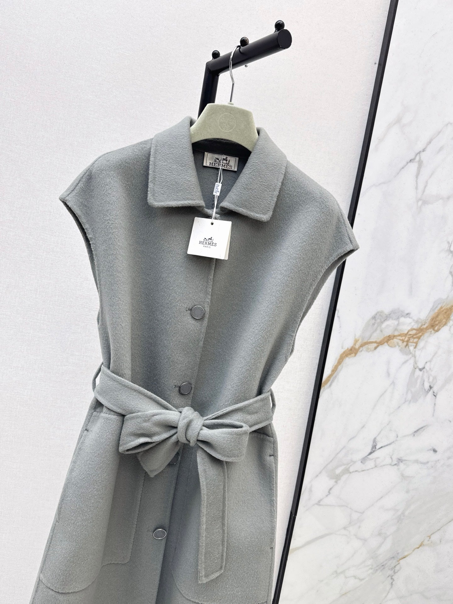 HERMES 25S SLEEVELESS WOOL VEST COAT WITH BOW BELT 96700