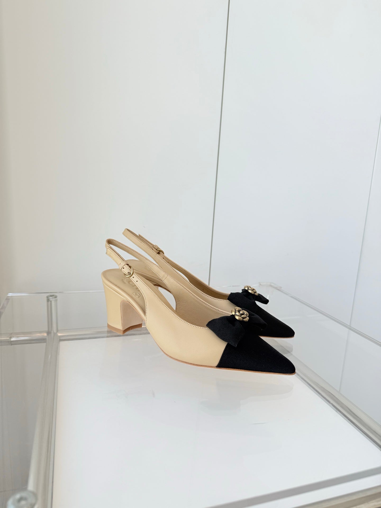 SLINGBACKS 65 MM IN BEIGE CALFSKIN AND BLACK CANVAS - 35