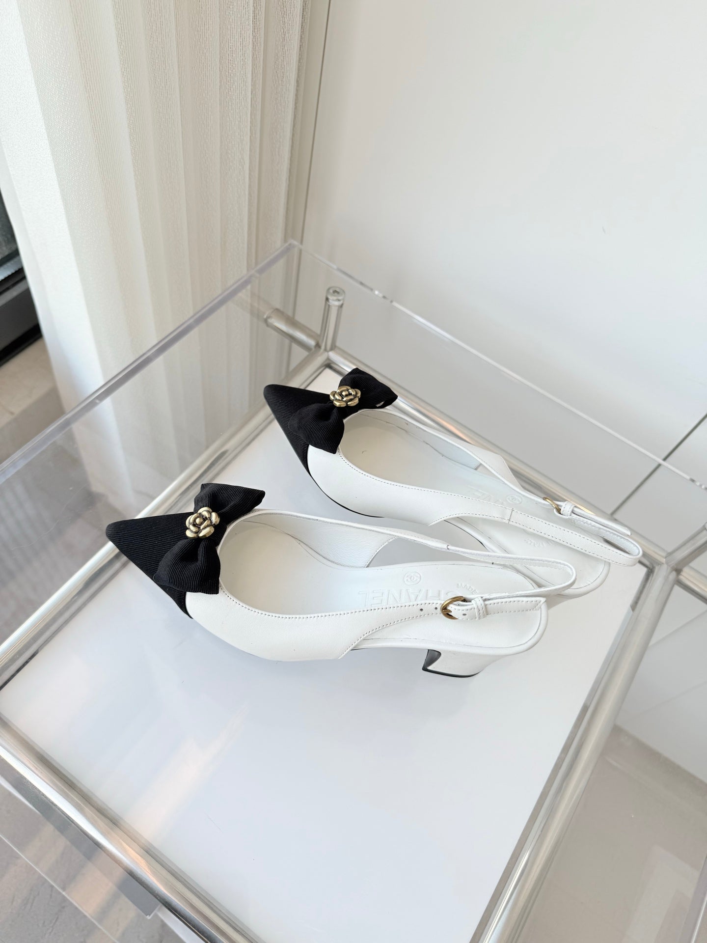 SLINGBACKS 65 MM IN WHITE CALFSKIN AND BLACK CANVAS - 35