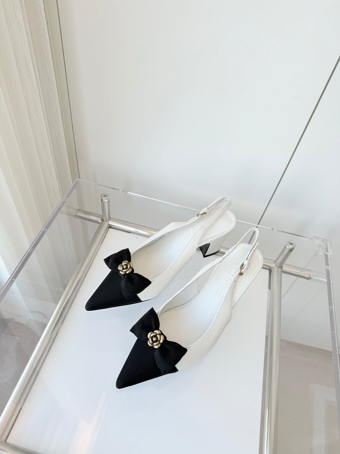 SLINGBACKS 65 MM IN WHITE CALFSKIN AND BLACK CANVAS - 35