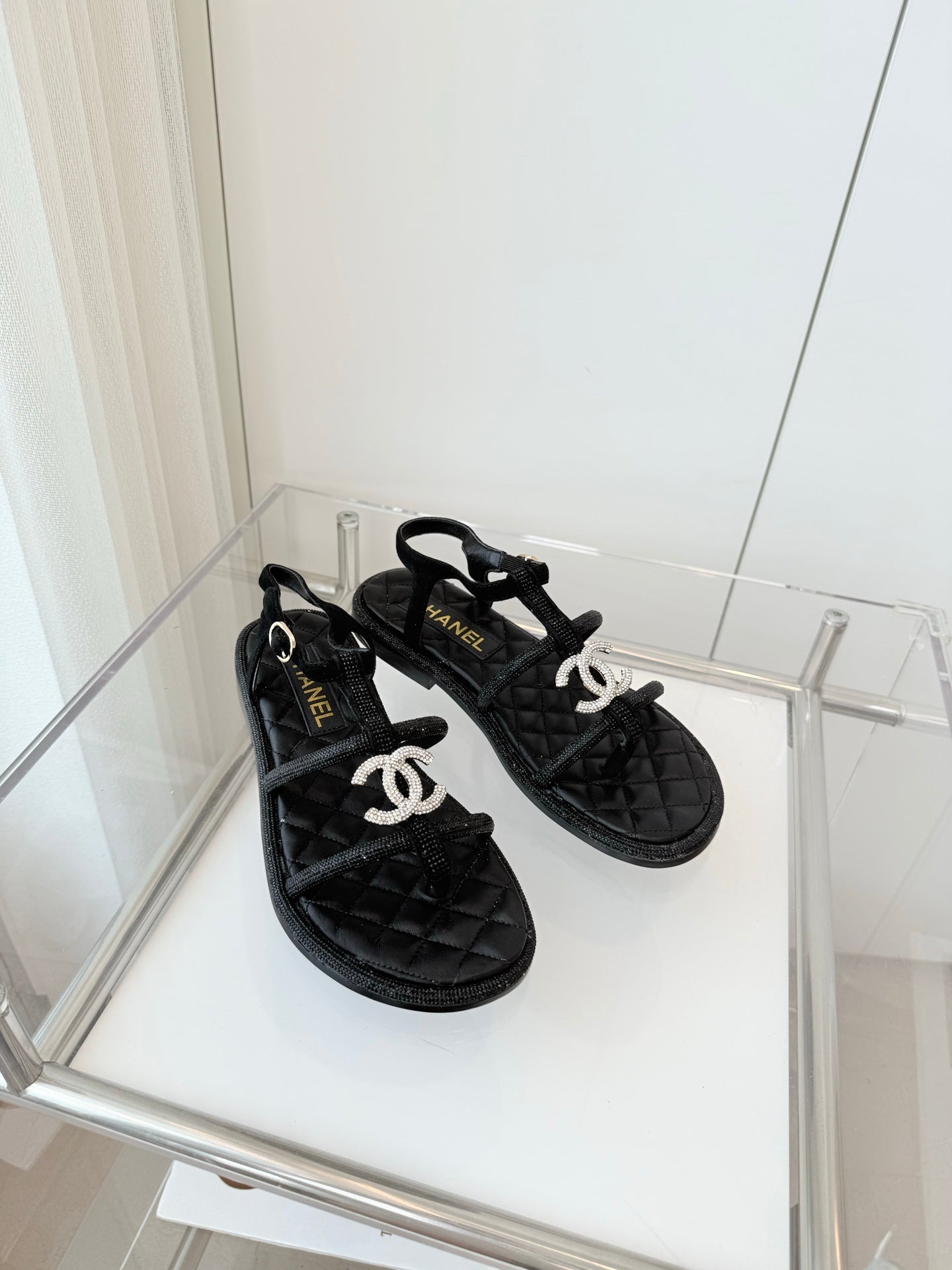 FLAT SANDALS IN BLACK SOFT LEATHER - 35