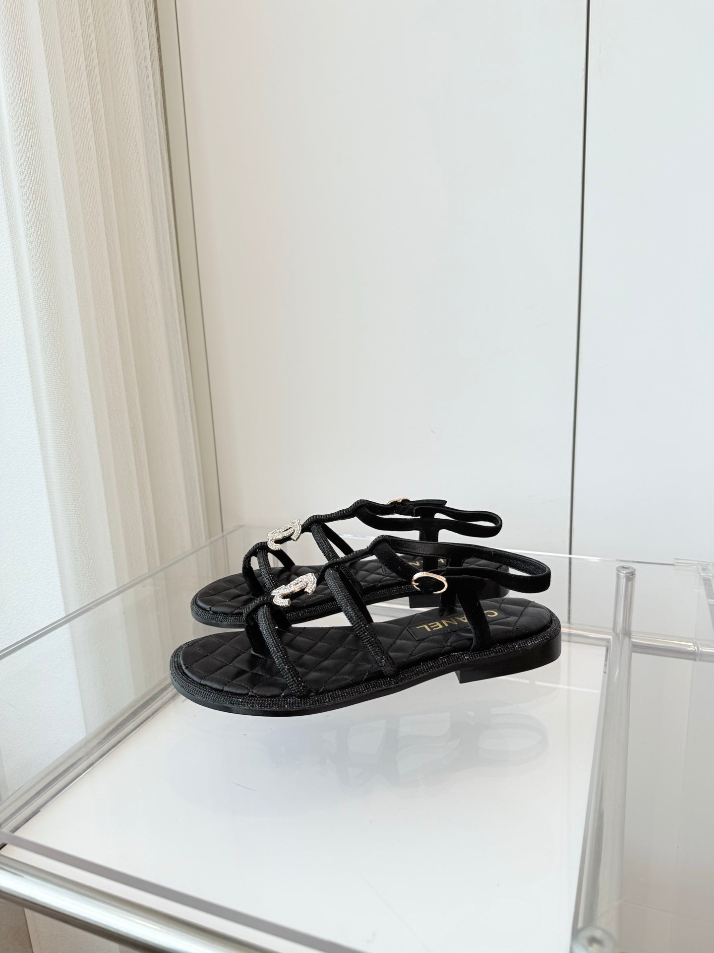 FLAT SANDALS IN BLACK SOFT LEATHER - 35