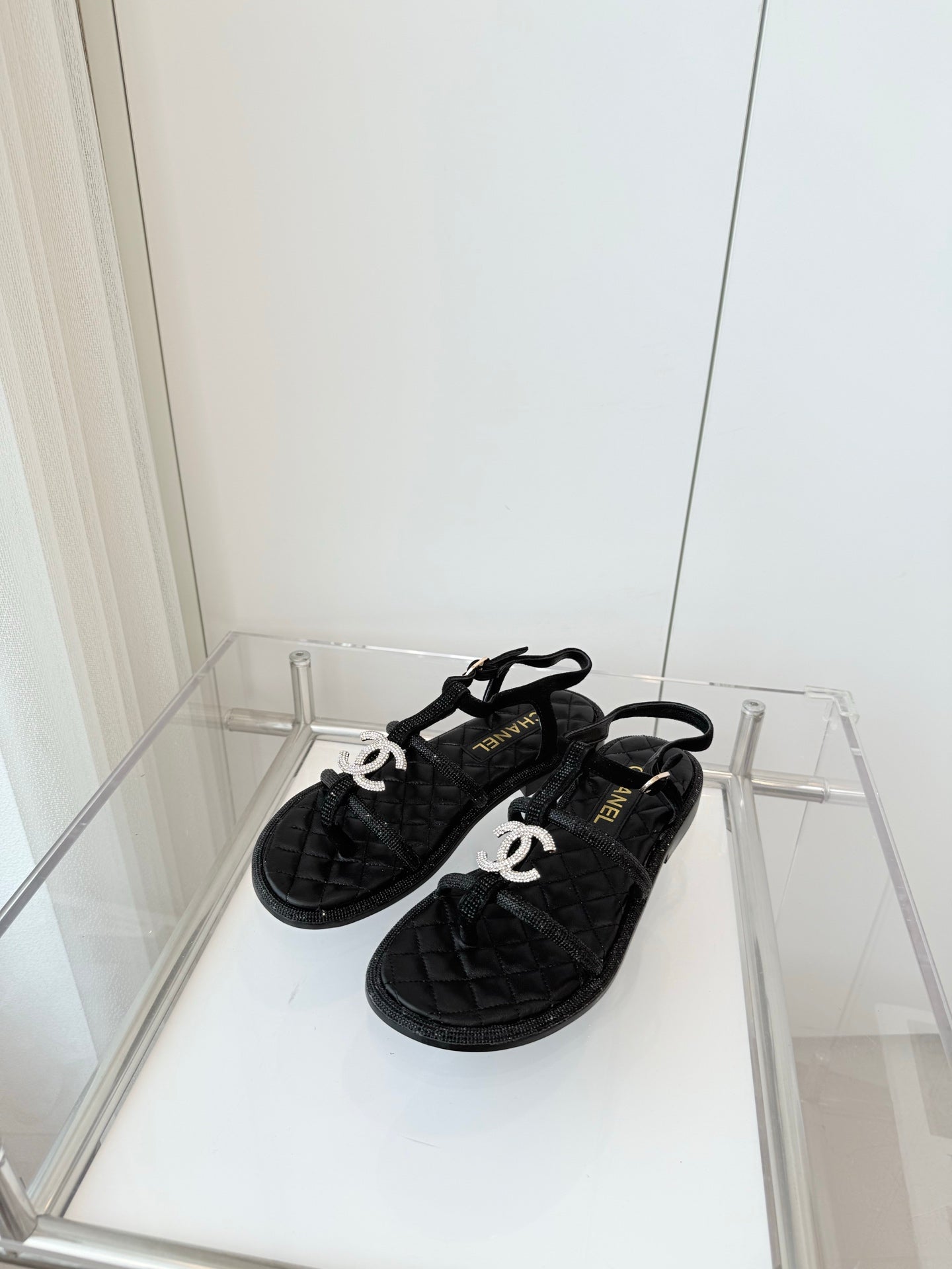 FLAT SANDALS IN BLACK SOFT LEATHER - 35