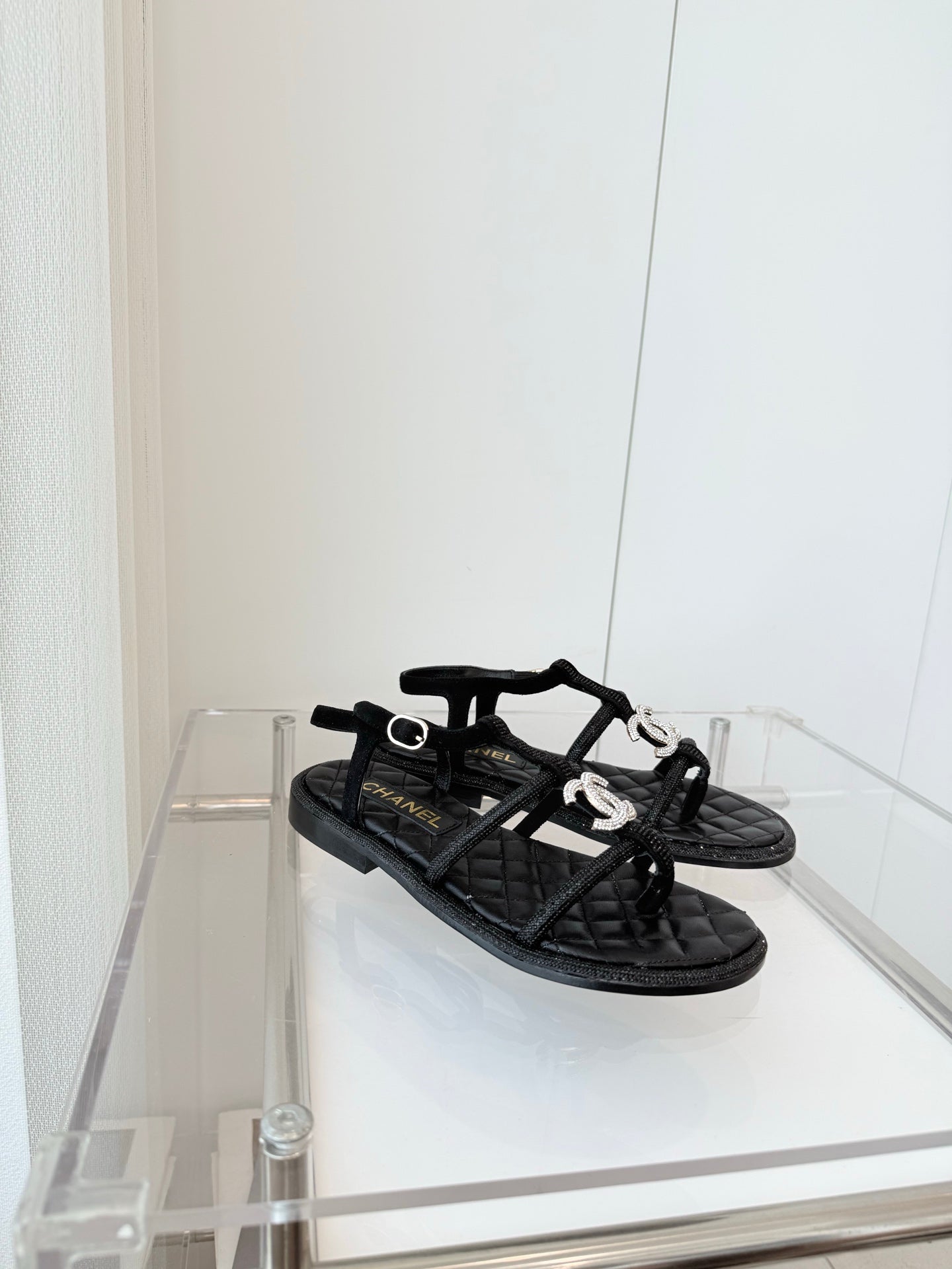 FLAT SANDALS IN BLACK SOFT LEATHER - 35