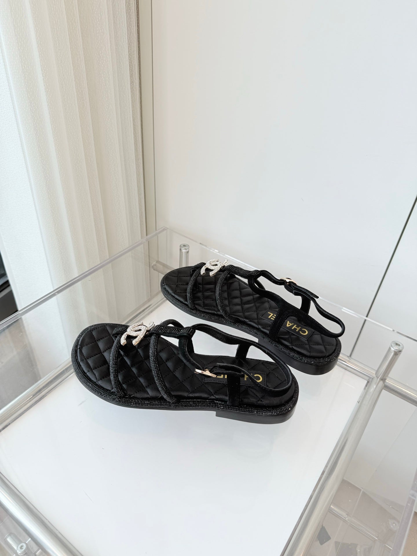 FLAT SANDALS IN BLACK SOFT LEATHER - 35