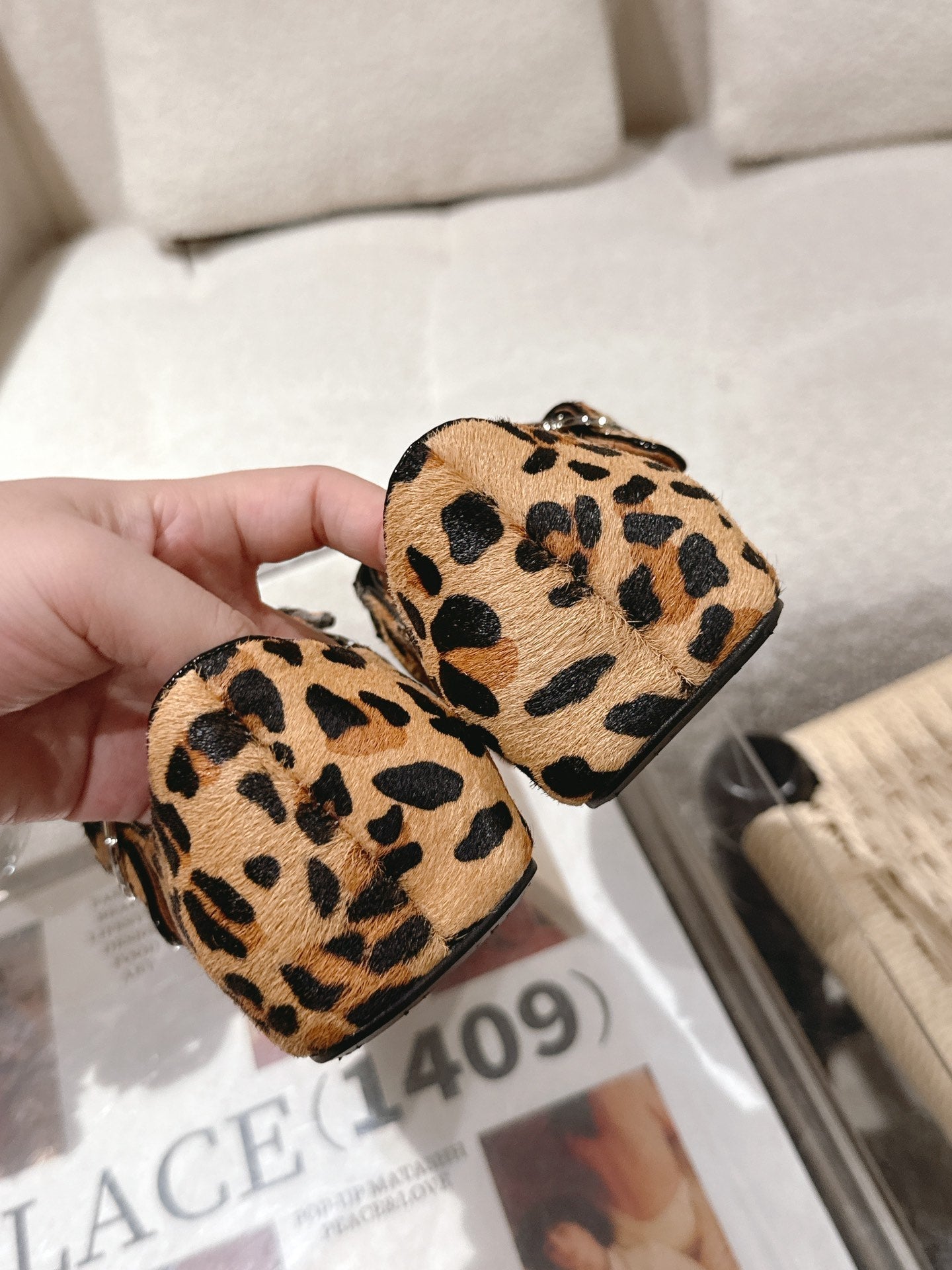 ALAIA 25S CRISS CROSS BALLET FLATS IN LEOPARD SUEDE - 35