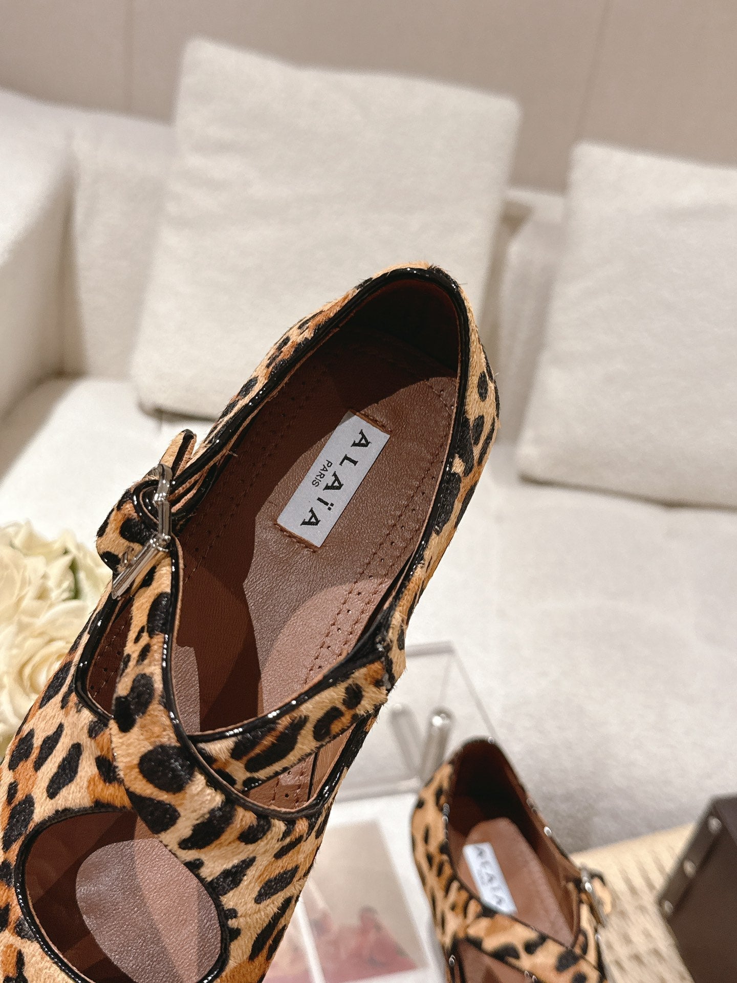 ALAIA 25S CRISS CROSS BALLET FLATS IN LEOPARD SUEDE - 35