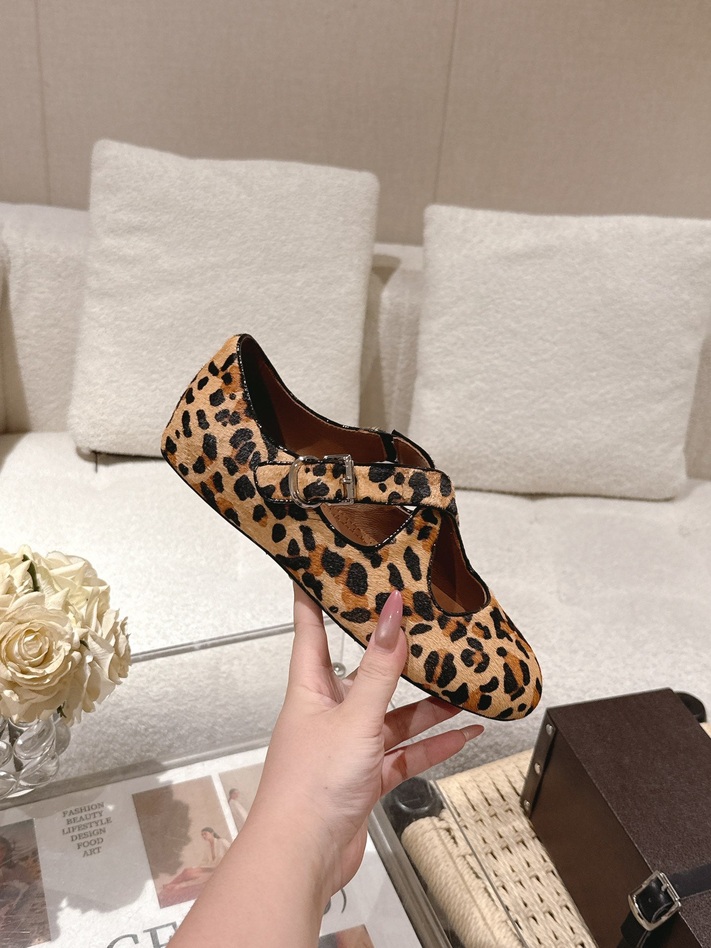 ALAIA 25S CRISS CROSS BALLET FLATS IN LEOPARD SUEDE - 35