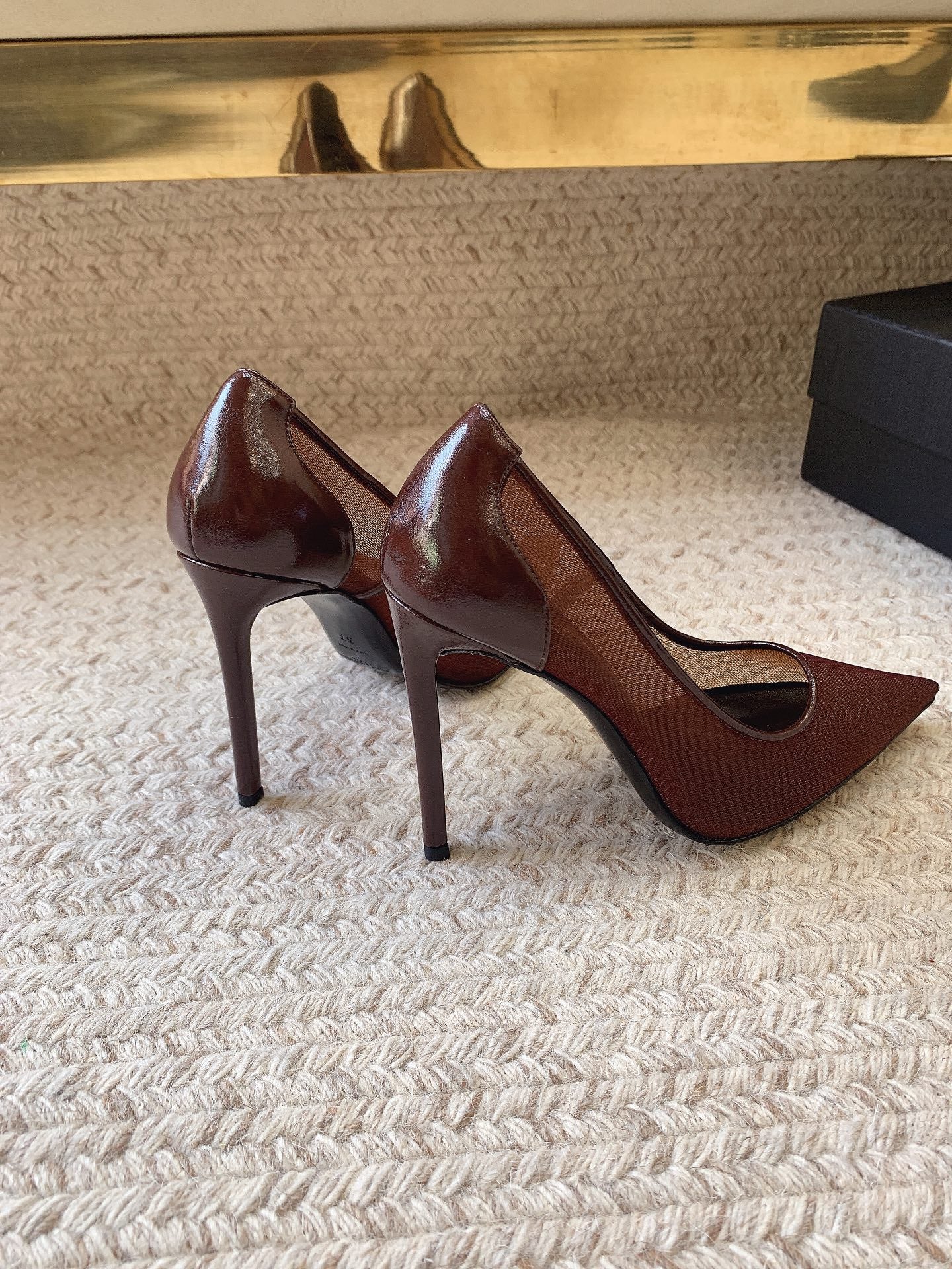 NORMA PUMPS IN CHESTNUT MESH - 34