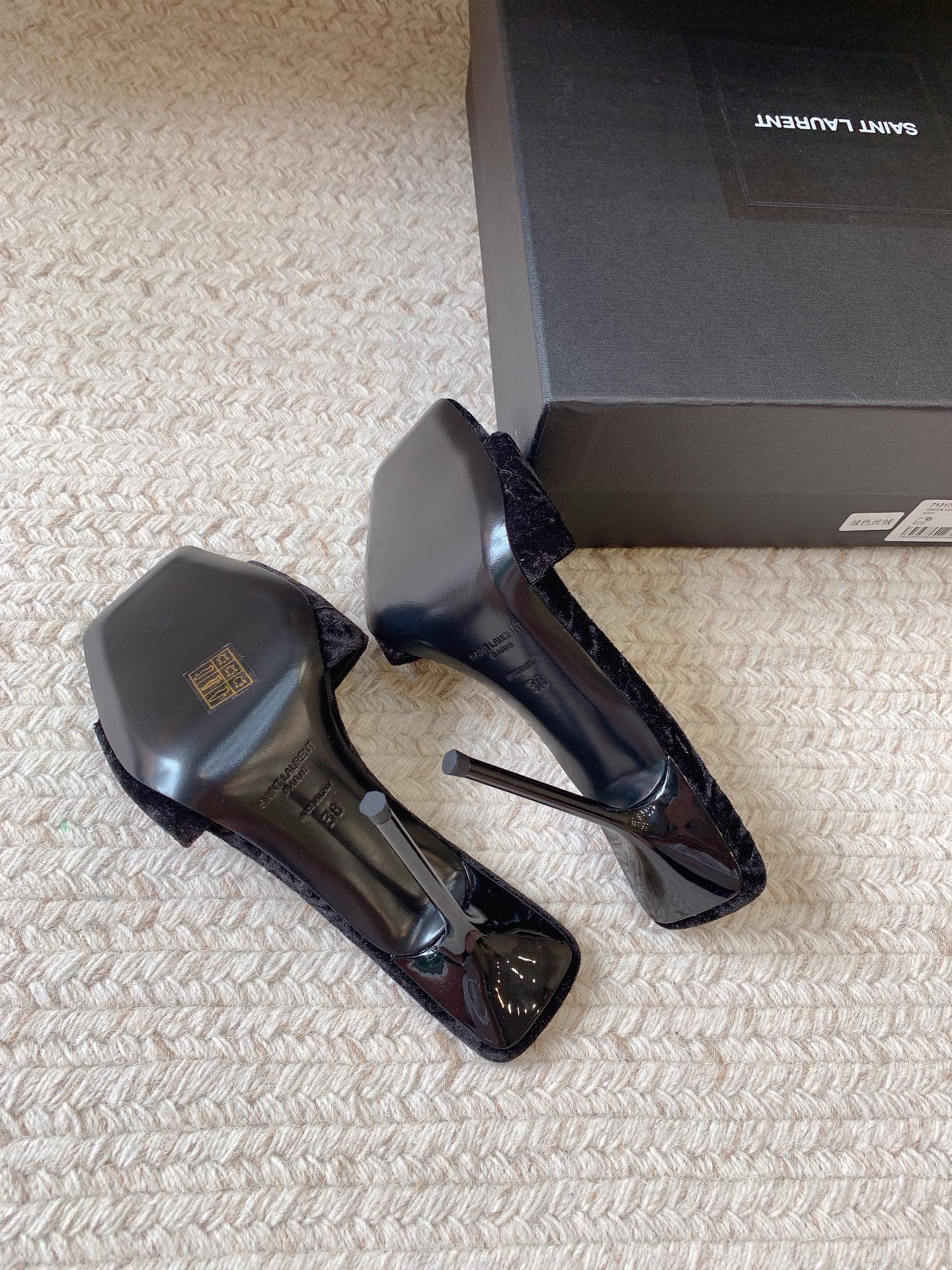 HIGH HEEL SLIDES IN BLACK VELVET - 34