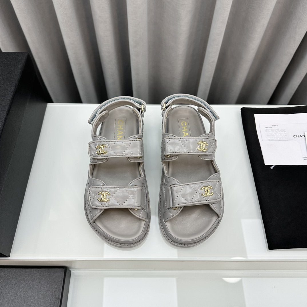 dad sandals grey patent lambskin - 35
