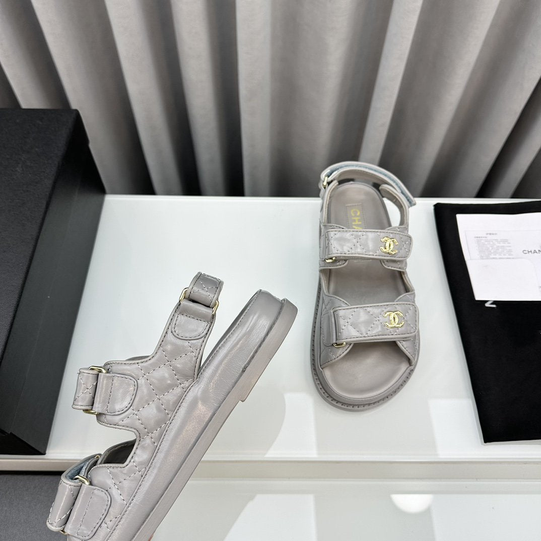 dad sandals grey patent lambskin - 35