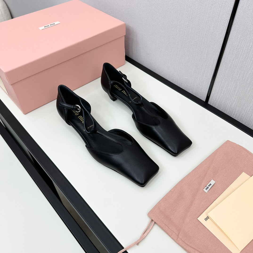 BALLET SANDAL BLACK LAMBSKIN WITH T-STRAP - 35