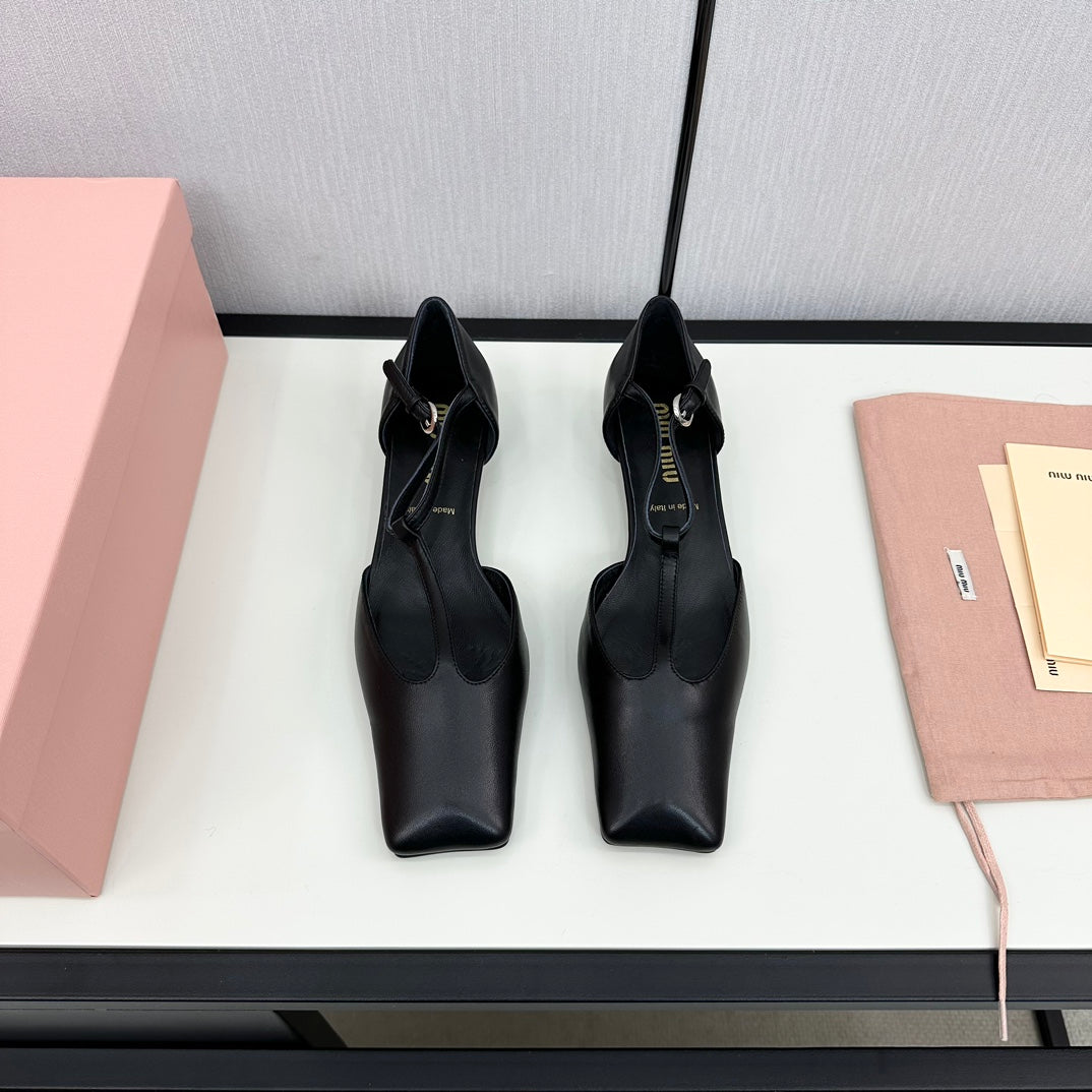 BALLET SANDAL BLACK LAMBSKIN WITH T-STRAP - 35