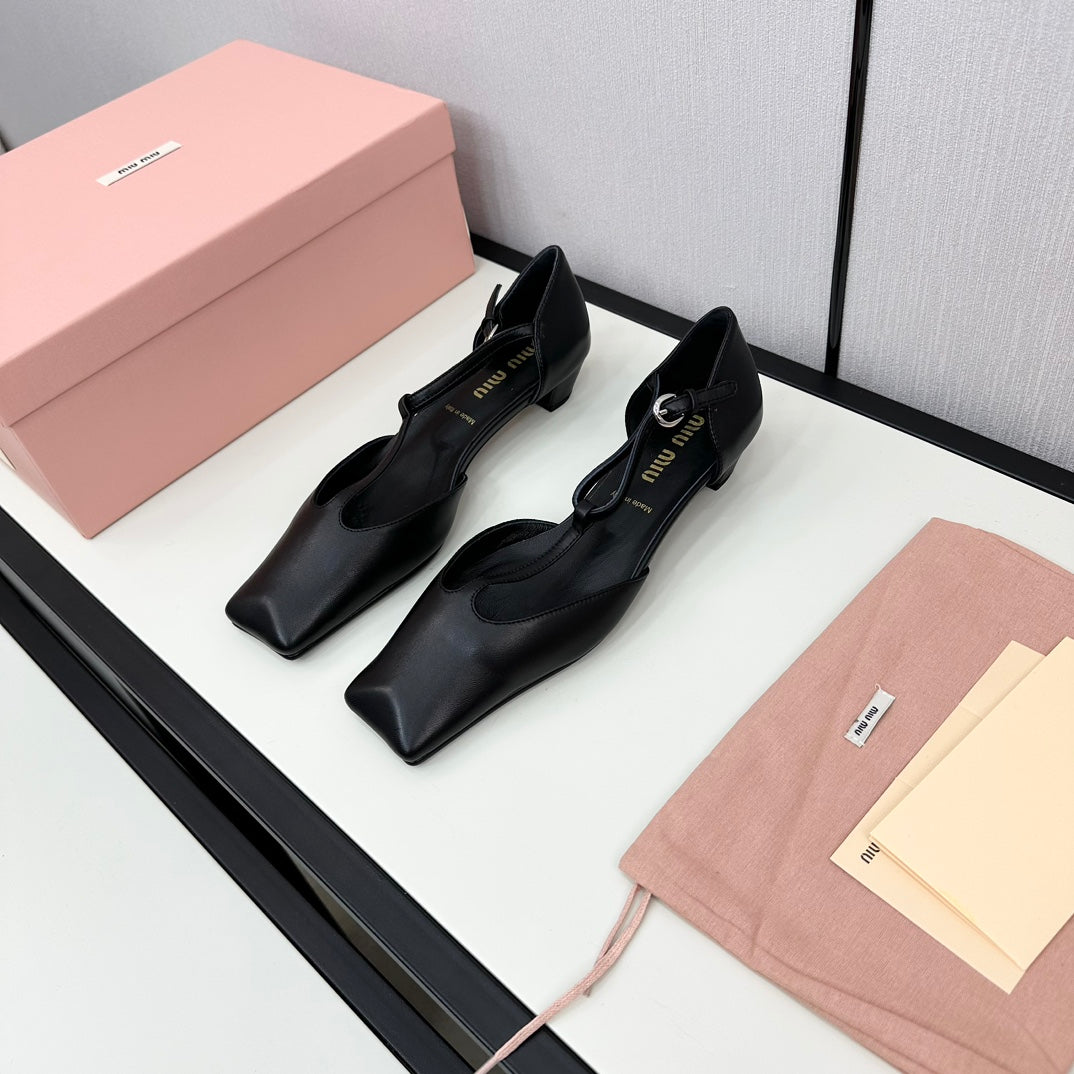 BALLET SANDAL BLACK LAMBSKIN WITH T-STRAP - 35