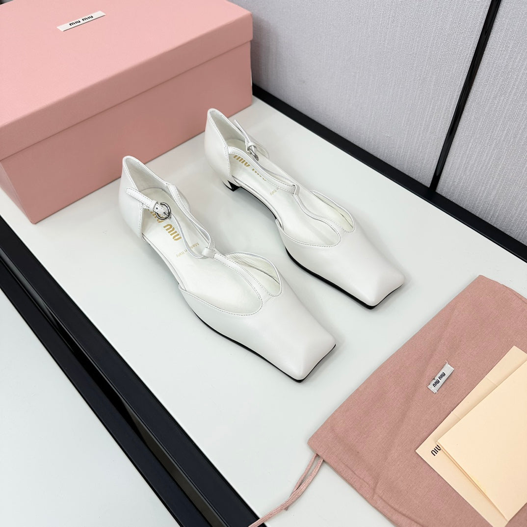 BALLET SANDAL WHITE LAMBSKIN WITH T-STRAP - 35