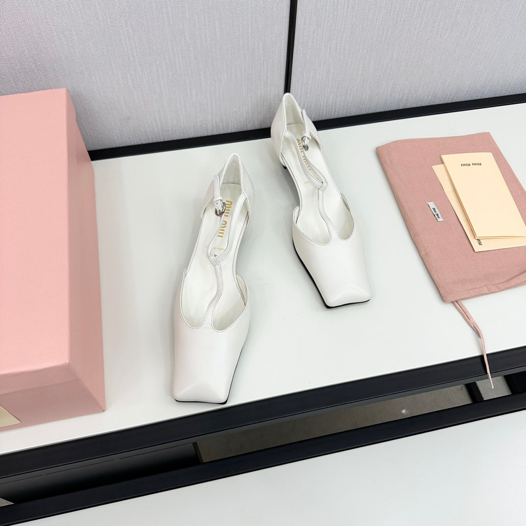 BALLET SANDAL WHITE LAMBSKIN WITH T-STRAP - 35