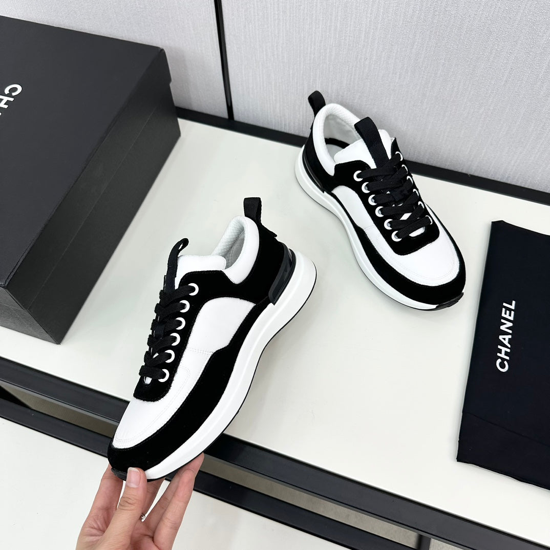 SNEAKER IN BLACK SUEDE AND WHITE CALFSKIN - 34