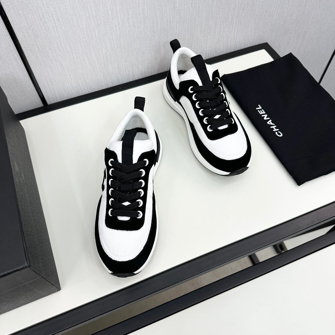 SNEAKER IN BLACK SUEDE AND WHITE CALFSKIN - 34