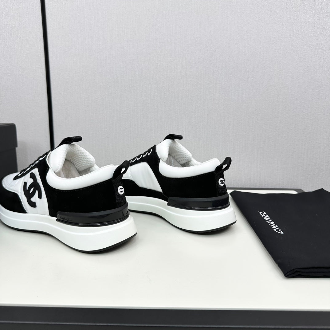 SNEAKER IN BLACK SUEDE AND WHITE CALFSKIN - 34