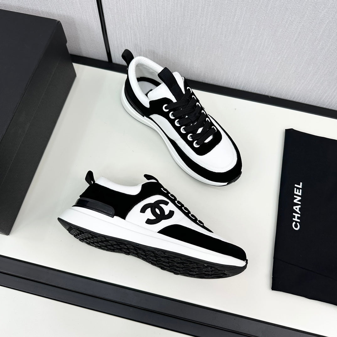 SNEAKER IN BLACK SUEDE AND WHITE CALFSKIN - 34