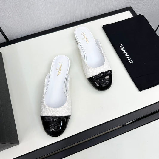 BOW MULE IN WHITE FUR AND BLACK CALFSKIN - 35