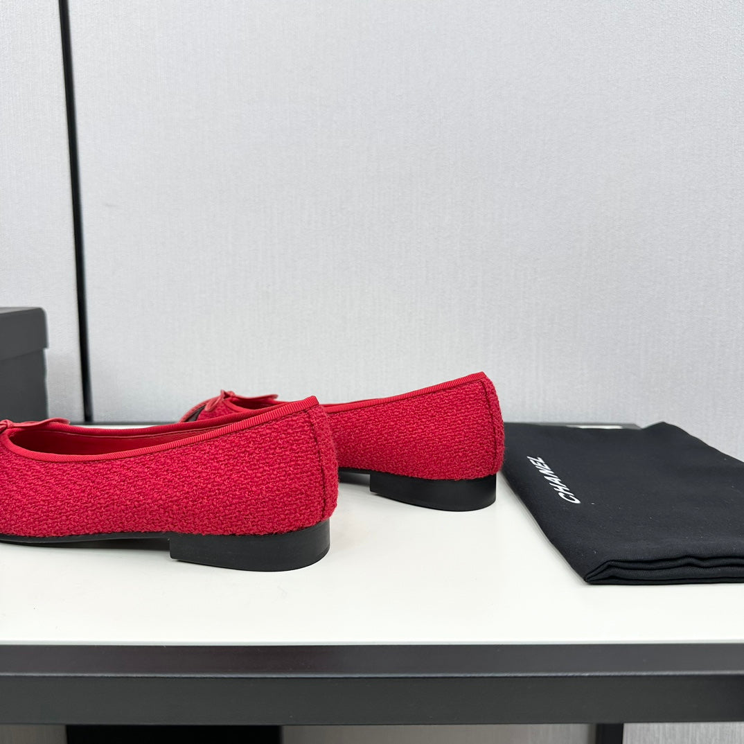 BALLET FLATS IN RUBY RED TWEED AND BLACK CALFSKIN - 34