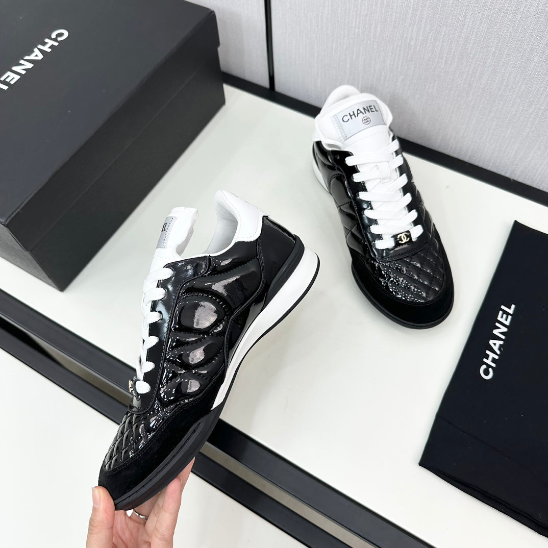 SPORTS SHOES IN GLOSSY BLACK CALFSKIN - 35