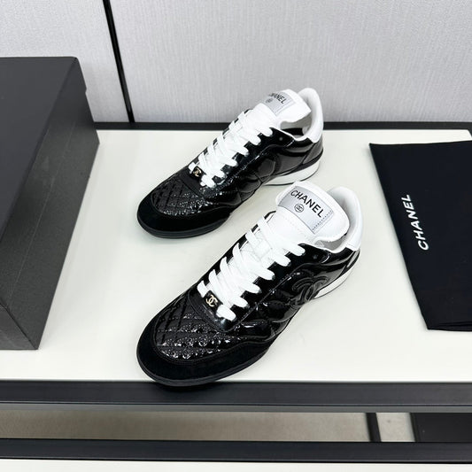 SPORTS SHOES IN GLOSSY BLACK CALFSKIN - 35