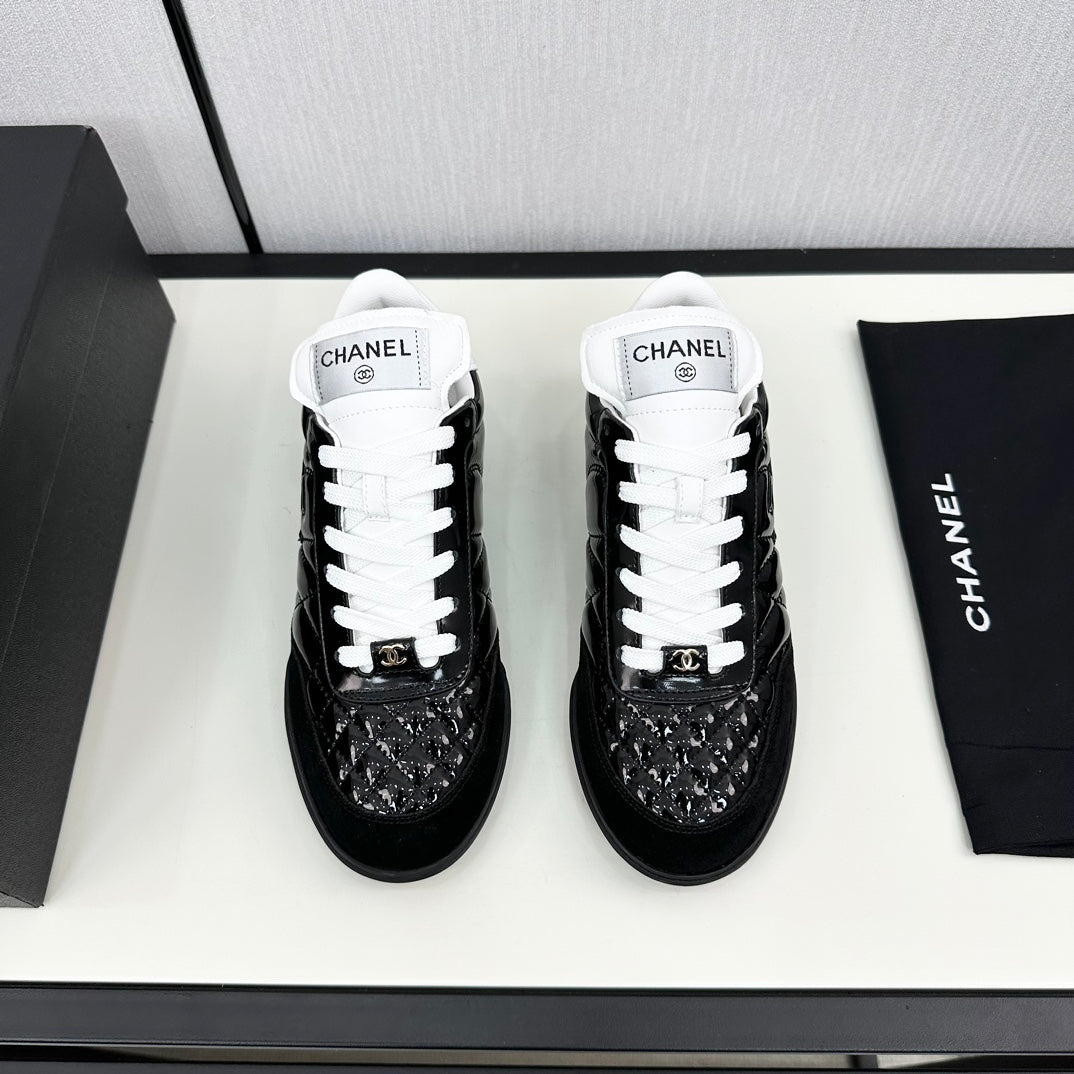 SPORTS SHOES IN GLOSSY BLACK CALFSKIN - 35