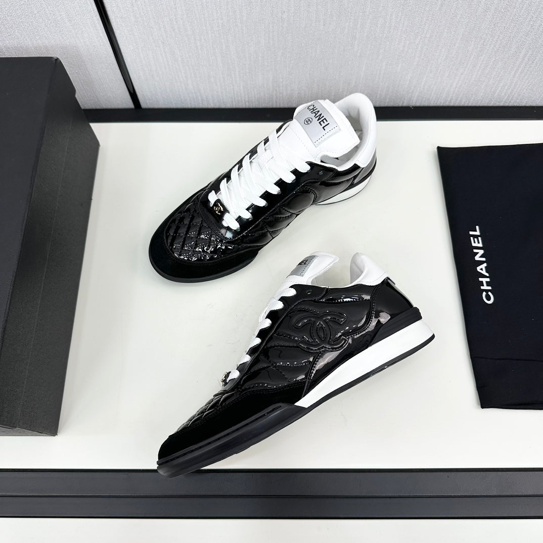 SPORTS SHOES IN GLOSSY BLACK CALFSKIN - 35