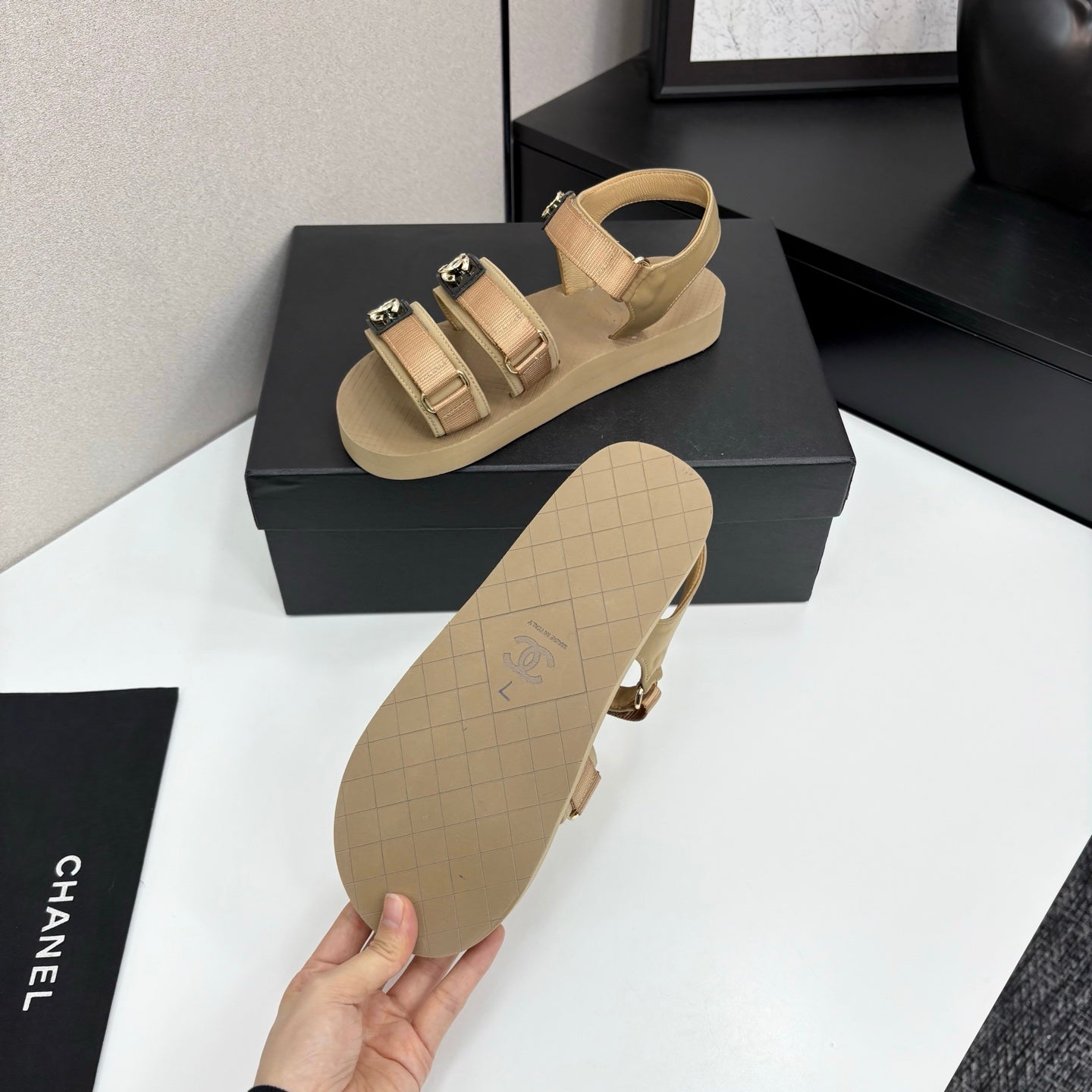 CC SANDAL 25S IN BEIGE FABRIC WITH BLACK HARDWARE - 35