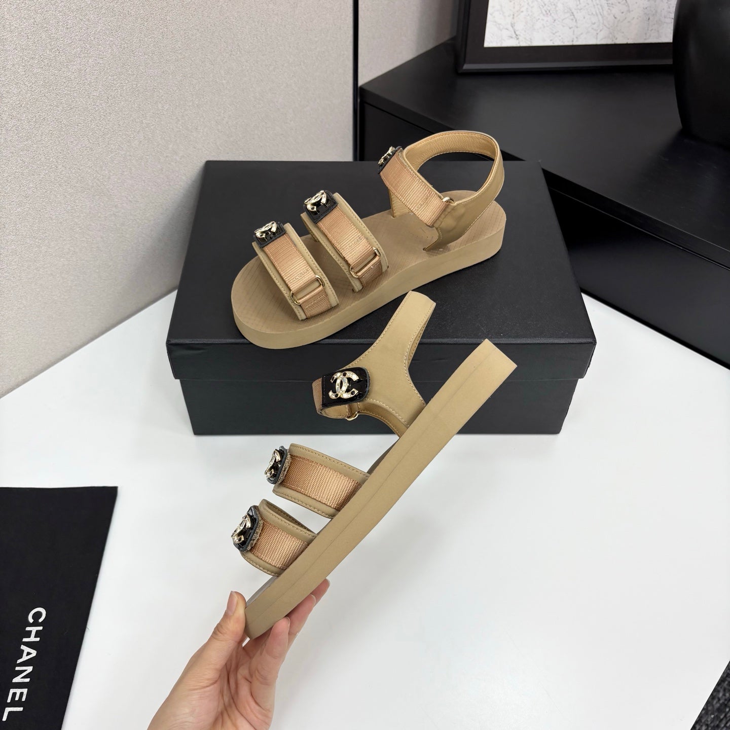 CC SANDAL 25S IN BEIGE FABRIC WITH BLACK HARDWARE - 35