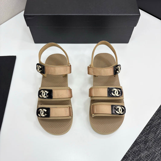 CC SANDAL 25S IN BEIGE FABRIC WITH BLACK HARDWARE - 35